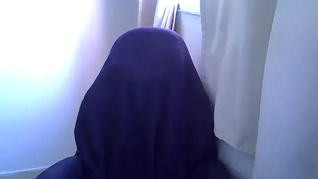 Snapshot of Blue_Liz chatting on October 12, 2025, 6:31 pm Blue Liz online show from October 12, 2025, 6:31 pm