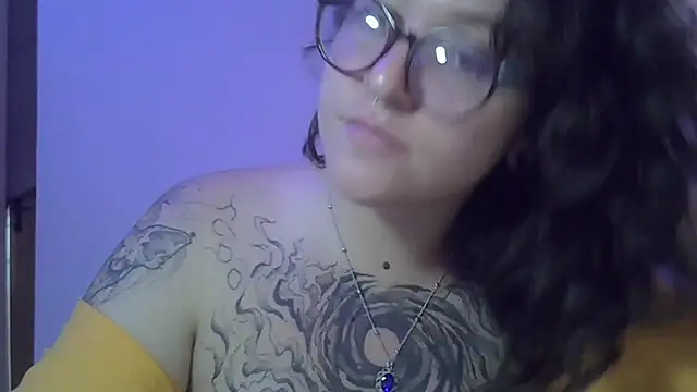 Snapshot of Blue_Liz chatting on September 8, 2025, 3:11 pm Blue Liz online show from September 8, 2025, 3:11 pm