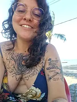 Snapshot of Blue_Liz chatting on December 1, 2025, 5:36 pm Blue Liz online show from December 1, 2025, 5:36 pm