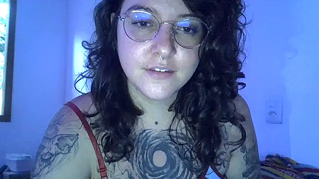 Snapshot of Blue_Liz chatting on November 21, 2025, 8:08 pm Blue Liz online show from November 21, 2025, 8:08 pm