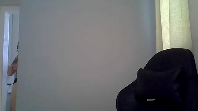 Snapshot of Blue_Liz chatting on September 18, 2025, 2:42 pm Blue Liz online show from September 18, 2025, 2:42 pm