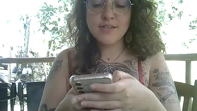 Snapshot of Blue_Liz chatting on January 12, 2026, 4:03 pm Blue Liz online show from January 12, 2026, 4:03 pm