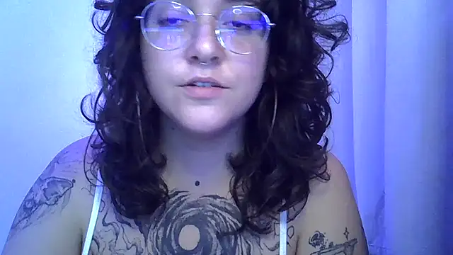 Snapshot of Blue_Liz chatting on October 2, 2025, 6:22 pm Blue Liz online show from October 2, 2025, 6:22 pm