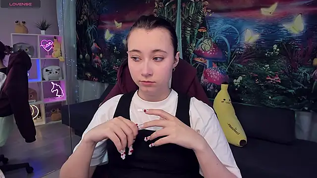 ClaraParks online show from October 4, 2025, 6:20 pm