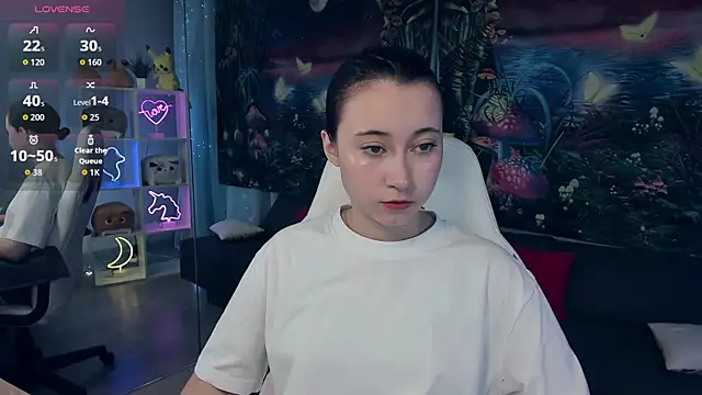 ClaraParks online show from September 15, 2025, 5:57 pm