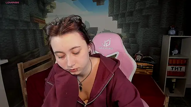 ClaraParks online show from April 28, 2026, 2:27 am