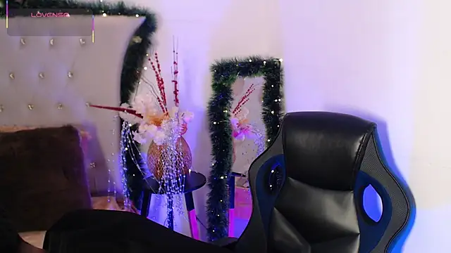 Dulcey  online show from December 20, 2025, 4:04 am