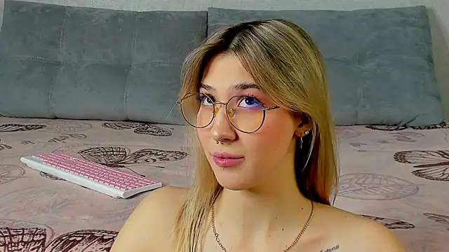 Bella svon online show from October 27, 2025, 6:09 pm