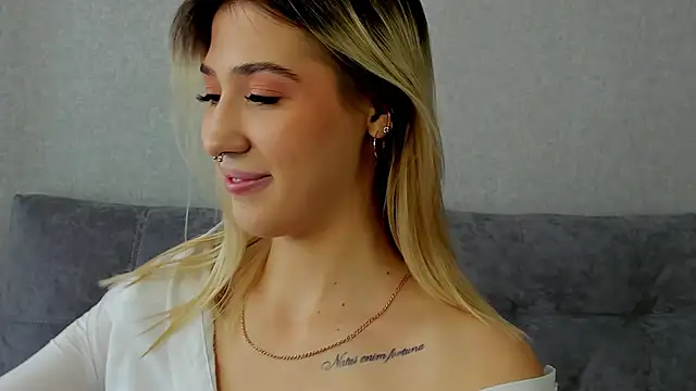 Bella svon online show from September 11, 2025, 8:14 am