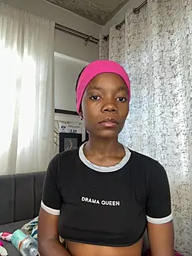 Snapshot of prettydollyy chatting on March 7, 2026, 6:09 am prettydollyy online show from March 7, 2026, 6:09 am