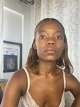 Snapshot of prettydollyy chatting on March 13, 2026, 6:40 am prettydollyy online show from March 13, 2026, 6:40 am