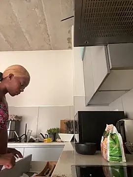 Snapshot of prettydollyy chatting on March 20, 2026, 8:37 am prettydollyy online show from March 20, 2026, 8:37 am