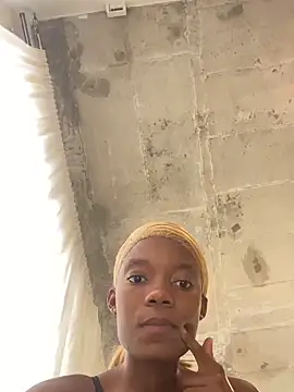 Snapshot of prettydollyy chatting on March 21, 2026, 9:47 am prettydollyy online show from March 21, 2026, 9:47 am