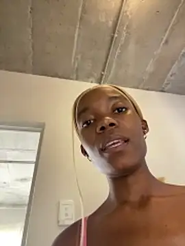 Snapshot of prettydollyy chatting on April 11, 2026, 7:38 am prettydollyy online show from April 11, 2026, 7:38 am