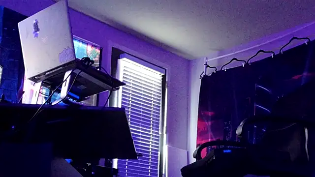glitterboxx online show from June 20, 2026, 11:10 pm
