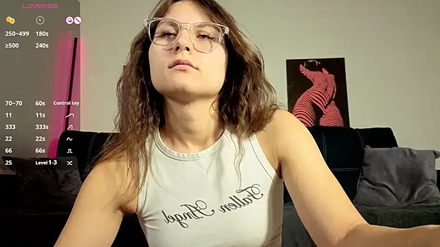 TrixiBell online show from October 2, 2025, 4:27 am