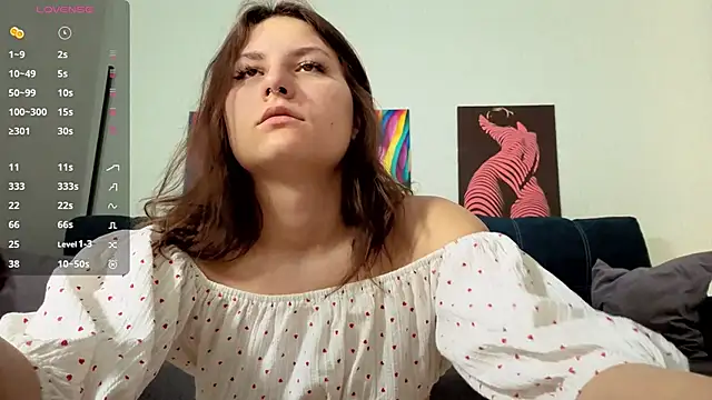 TrixiBell online show from June 10, 2026, 4:24 am
