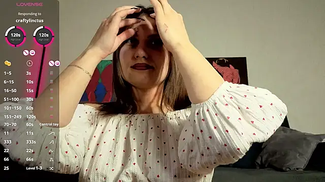 Snapshot of TrixiBell chatting on March 21, 2026, 8:19 am TrixiBell online show from March 21, 2026, 8:19 am