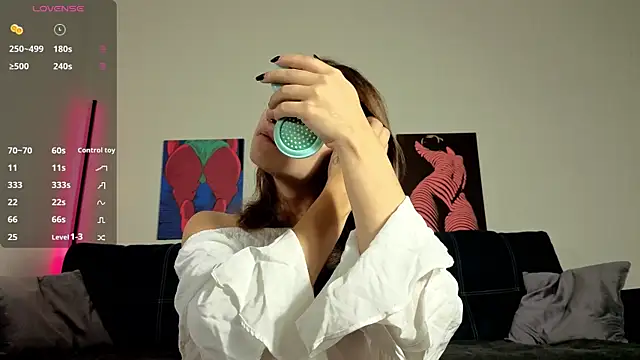 TrixiBell online show from September 23, 2025, 4:19 am