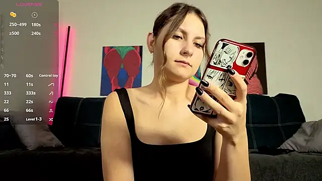 TrixiBell online show from September 20, 2025, 5:23 am