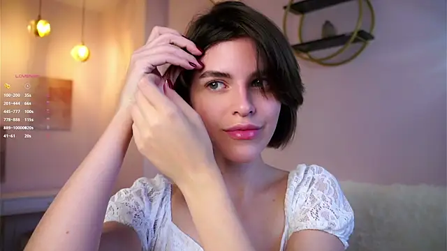 EleneButton online show from September 27, 2025, 1:12 am