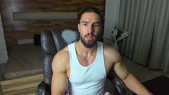 IvanHydee online show from July 18, 2026, 4:32 am