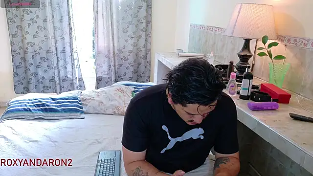 RoxyandAron2 online show from June 9, 2026, 1:12 pm