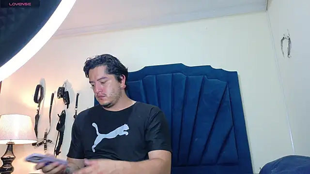 RoxyandAron2 online show from May 10, 2026, 12:42 pm