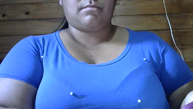 MARRENTINHA34 online show from May 6, 2026, 4:55 pm