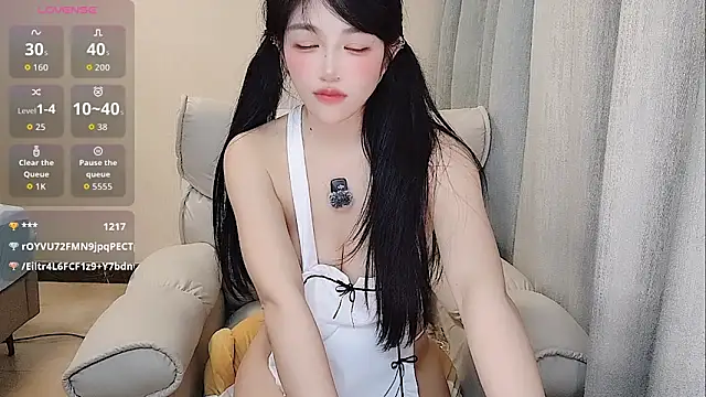 Snapshot of Coco--01 chatting on May 30, 2026, 2:12 pm Coco--01 online show from May 30, 2026, 2:12 pm