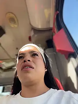 JuanitaMore01 online show from April 22, 2026, 8:59 pm