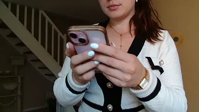 liloush   online show from September 29, 2025, 4:01 pm