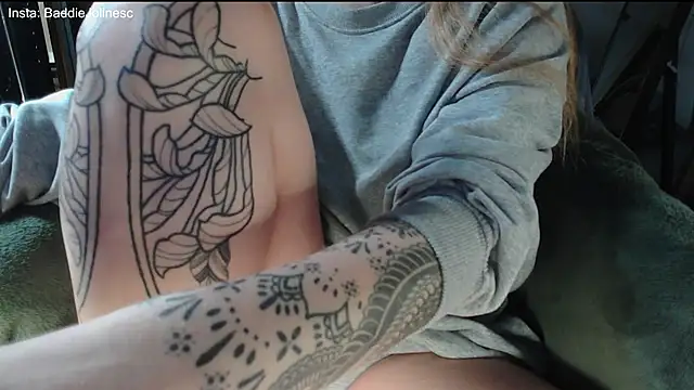 BaddieJoline online show from October 7, 2025, 4:41 pm