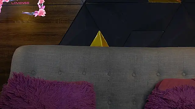 Snapshot of ly_lulu chatting on August 1, 2026, 11:19 am ly lulu online show from August 1, 2026, 11:19 am