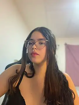 Valentina2390 online show from July 9, 2026, 3:07 am