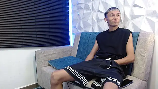 Isaac tan online show from October 5, 2025, 3:19 am