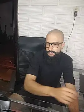 Snapshot of FranccoJ chatting on July 31, 2026, 12:43 am FranccoJ online show from July 31, 2026, 12:43 am