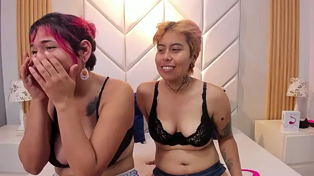 AnnieAndReach online show from February 1, 2026, 2:37 pm