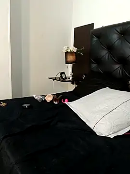 Kymy marquez online show from October 2, 2025, 7:17 pm