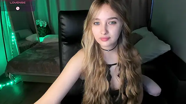 TaisiaHot online show from March 13, 2026, 9:03 am