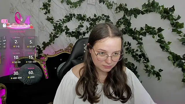 SophieDreamss online show from September 24, 2025, 12:55 pm