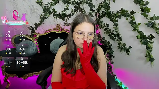 SophieDreamss online show from September 29, 2025, 1:17 pm