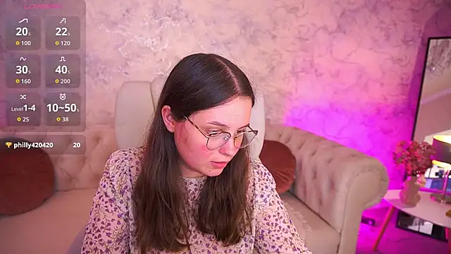 SophieDreamss online show from September 12, 2025, 7:24 pm