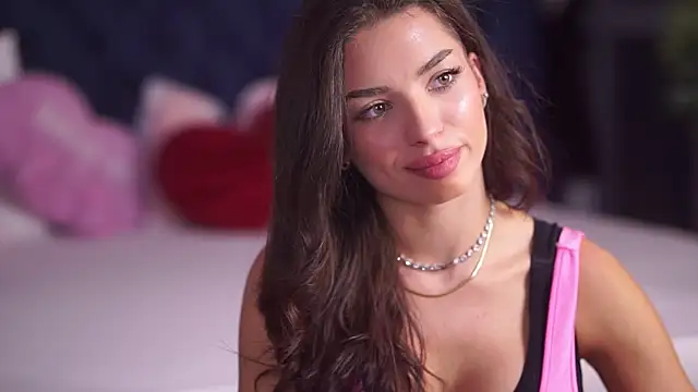 LalaRoze online show from November 1, 2025, 8:03 pm