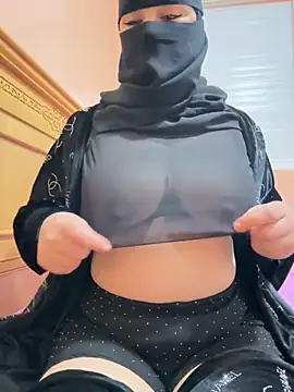  Laiali  online show from October 3, 2025, 11:12 am