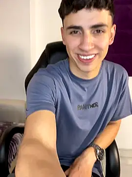 AdrianRinaldi online show from October 12, 2025, 8:26 am