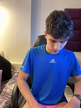 AdrianRinaldi online show from November 21, 2025, 9:47 pm