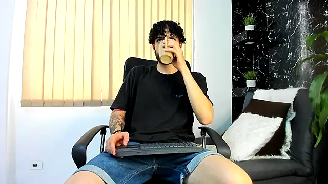 Rafael Mendezz online show from November 7, 2025, 8:57 pm