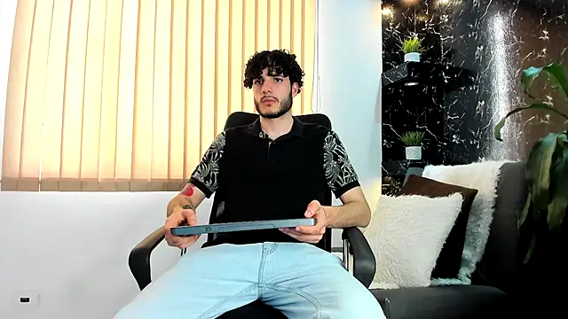 Rafael Mendezz online show from November 8, 2025, 8:45 pm