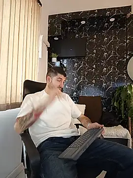 Snapshot of Rafael_Mendezz chatting on June 20, 2026, 7:41 pm Rafael Mendezz online show from June 20, 2026, 7:41 pm